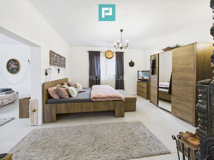 Casă renovată în localitatea Comănești, Arad - 8