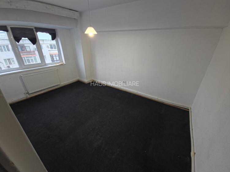 Ultracentral Tomis Mall 3 camere decomandat etaj 3/7 - 36