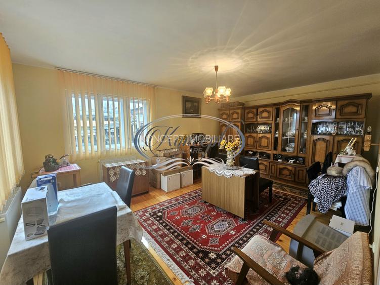 Casa solida cu teren drept si pozitie retrasa - 12