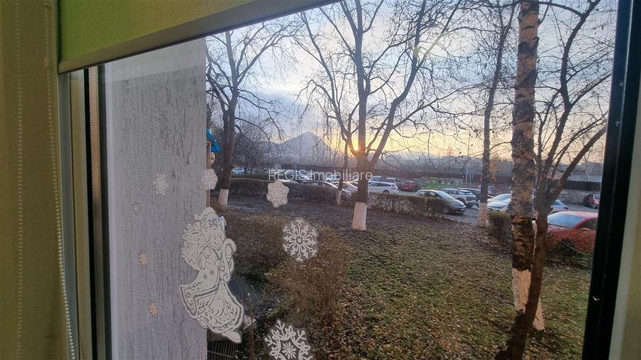 Apartament de trei camere , zona  ITC - 8