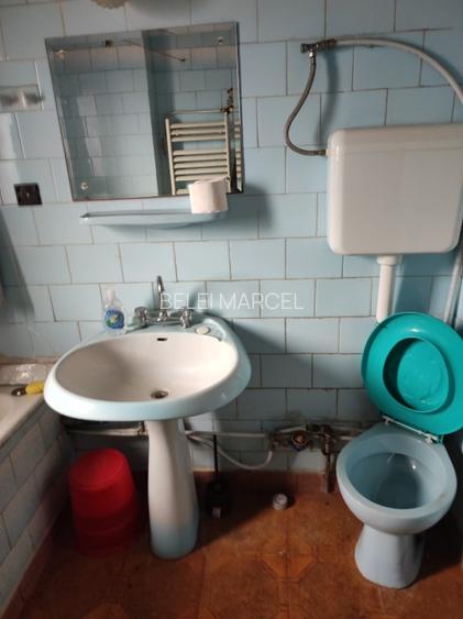 Apartament la parter in casa la curte. - 7