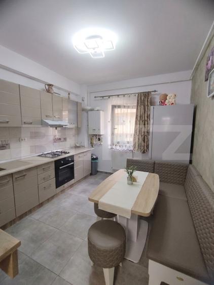 Apartament 2 camere decomandat, 54 mp, loc parcare, zona Lunca Cetatuii