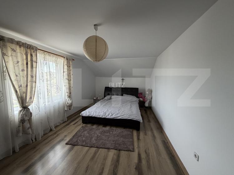 Casa cu 4 camere,baie, bucatarie, teren 800 mp - 4