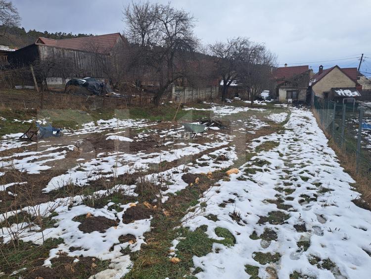 Casă de renovat cu teren generos 1.400 mp – Codlea - 4