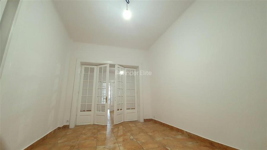 Apartament 4 camere Ultracentral | renovat complet 2020 | boxa la subsol | Roman - 12