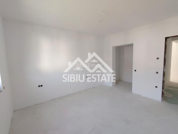 Casa noua cu garaj, pivnita, curte mare - 16