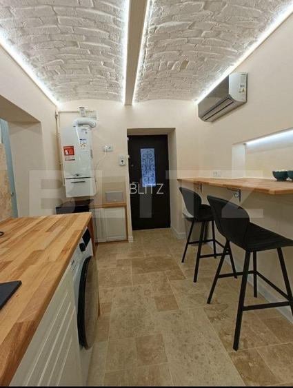 AFACERE LA CHEIE IN CENTRUL ORASULUI - 3