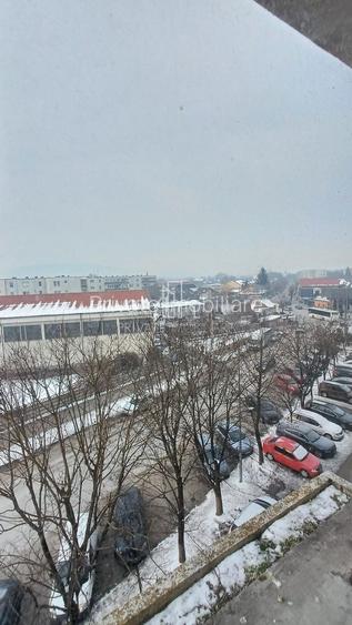 Apartament 3 camere, hol patrat, 2 balcoane,etaj intermediar, Unirii - 12