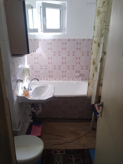 Vând apartament 3 camere  - 6