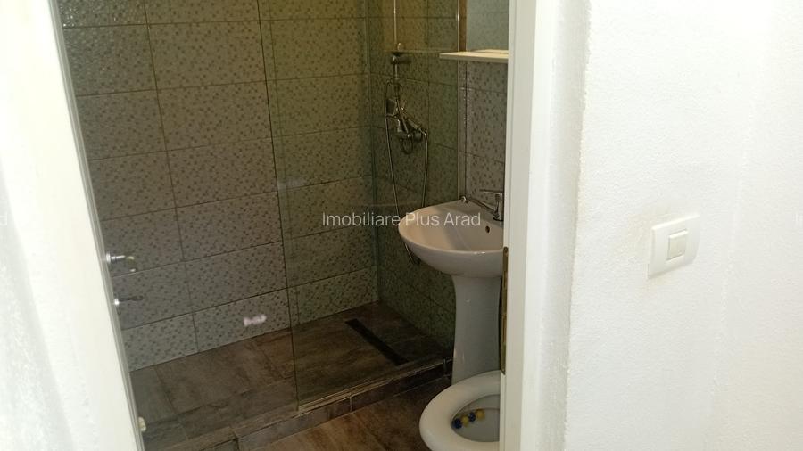 Inchiriez apartament cu 2 camere in zona centrala -langa Unicredit Bank - 13