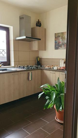 Sect 1, Bucuresti-Vila langa padurea Baneasa, zona Liceul Francez/COMISION 0 - 8