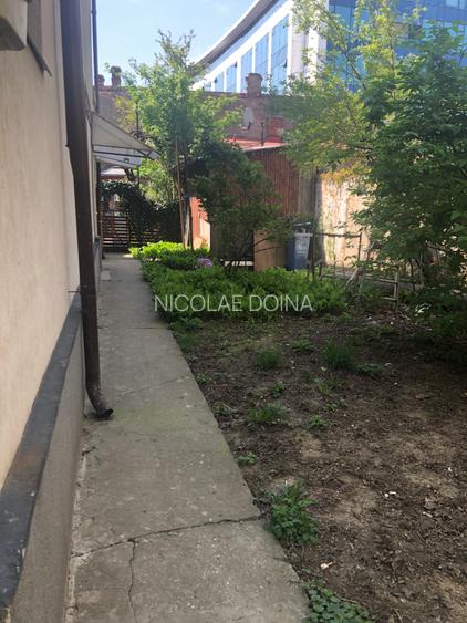 De vanzare casa curte comuna pe str Aurel Vlaicu 5 min Stefan cel Mare - 12