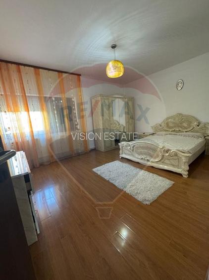 Casa / Vila cu 6 camere de vanzare - 33