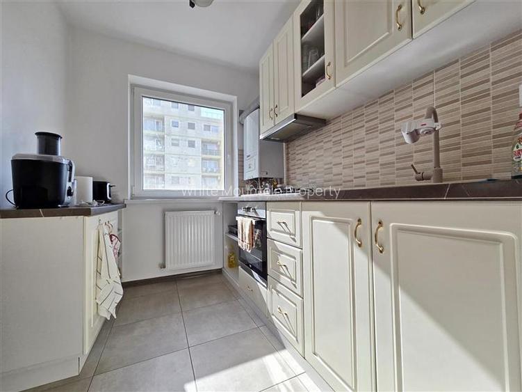 Apartament doua camere si boxa de vanzare in Top City Tractorul - 25