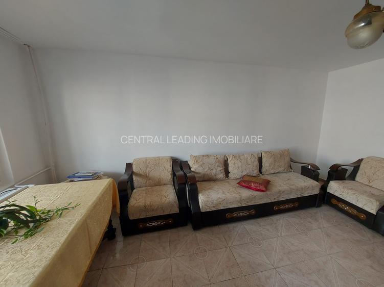 Vitan Mall strada Rarau - 10