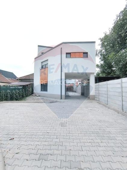 Casă de vanzare - 47