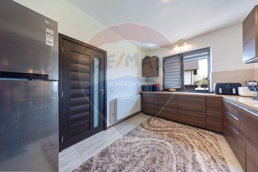 Casă / Vilă cu 4 camere de vânzare in Sanpetru - 5
