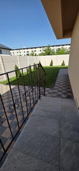Casă duplex aproape de oraș!