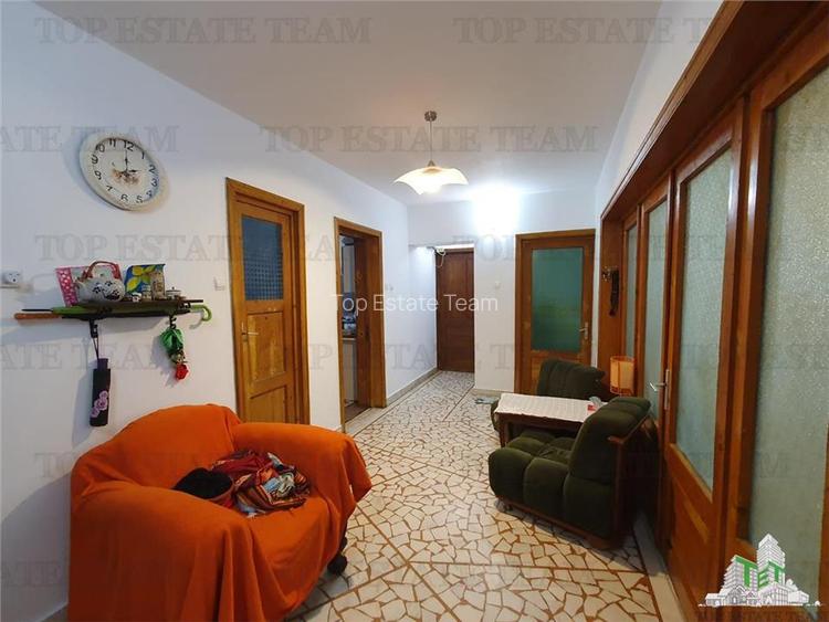 Investitie ultracentral - apartament 4 camere garaj boxa si curte Constanta - 12