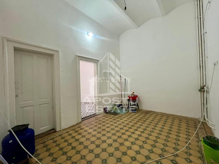 Apartament deosebit in cladire istorica, zona Piata Romanilor - 10