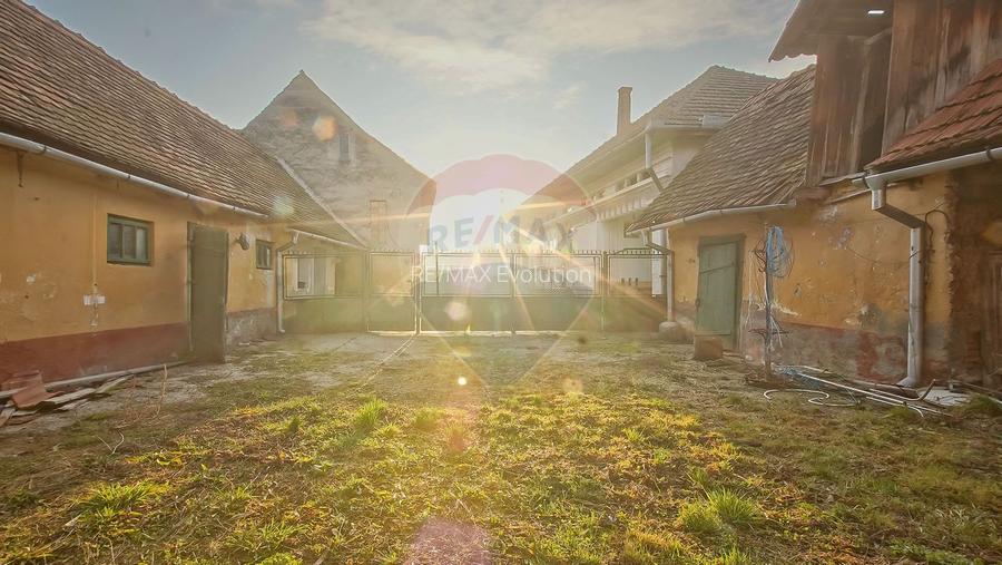 Comision 0%! 2 case Cincu, teren 2134mp, sura & curte libera - 30