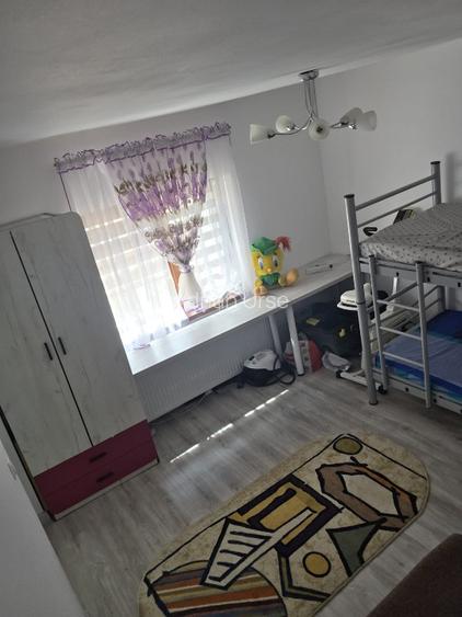 Casa de vanzare 3 camere - 6