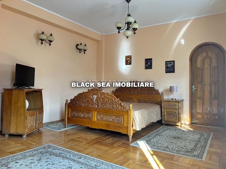 Vila 7 camere D+P+1+M - 2 Garaje - 50m de plaja - Zona centrala - 7