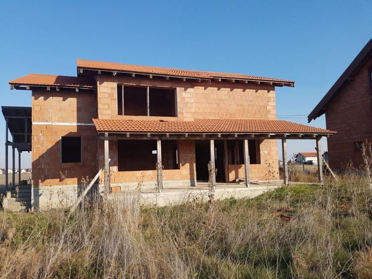 Vila la rosu - Sacalaz