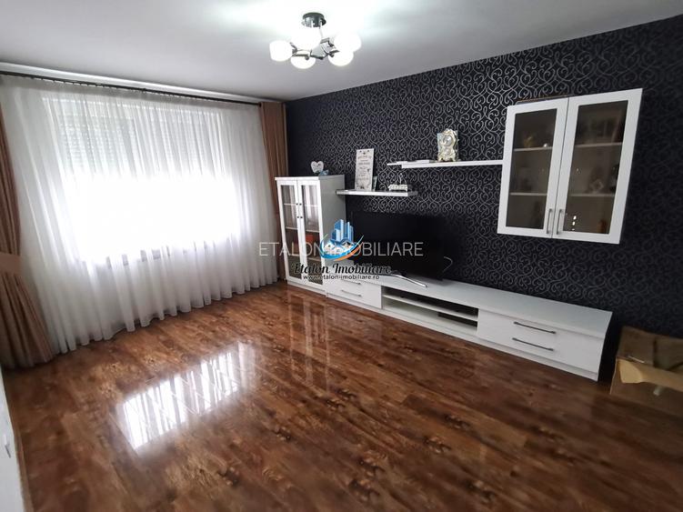 Apartament 3 camere decomandat zona Petrodava, Precista - 8