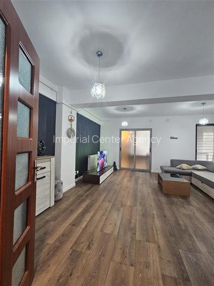 Apartament 77 mp  cu balcon etj.3  de vanzare in Onesti - 3
