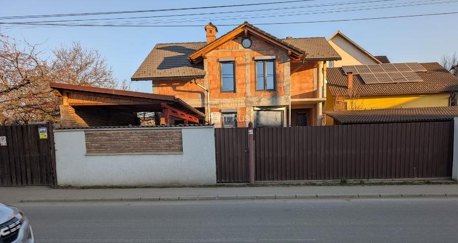 Proprietate de colt 2 intrari din strazi diferite intimitate rara - 5