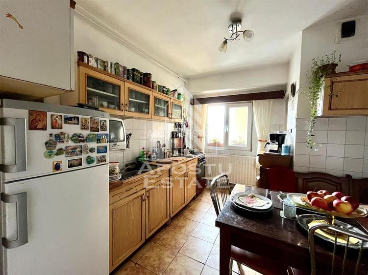 Apartament cu 4 camere, centrala proprie, zona Aradului - 12