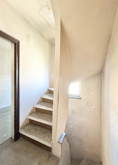 VILA INTERBELICA IN CURS DE RENOVARE COMPUSA DIN DOUA APARTAMENTE - PARCUL CAROL - 9