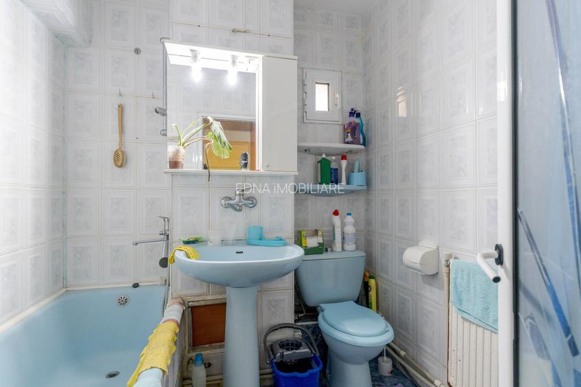 Apartament 3 camere transformat in 2 camere – Bd. Cosminului - 32