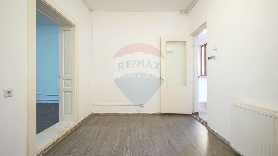 COMISION 0 Casă cu potențial excelent, teren 446 mp, Strada Fanionului - 12