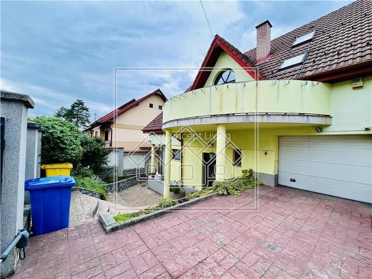 Casa individuala de vanzare - 7 camere, 278 mp utili - Strand - 52