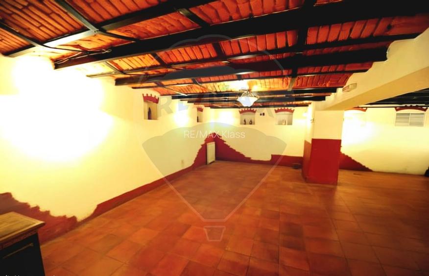 Casa 15 camere de vanzare zona Universitate + spatiu comercial parter - 49