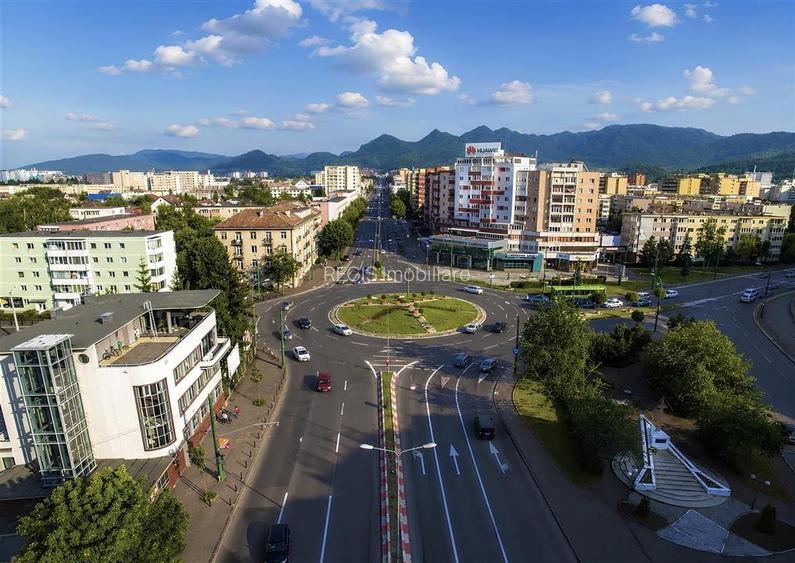 Apartament renovat cu 2 camere si parcare zona Judetean - 11