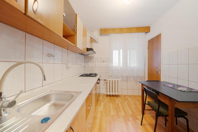 Decomandat*Mobilat si utilat modern*Malcoci 3*Etaj 6/10*Vedere spate*2 lifturi - 9