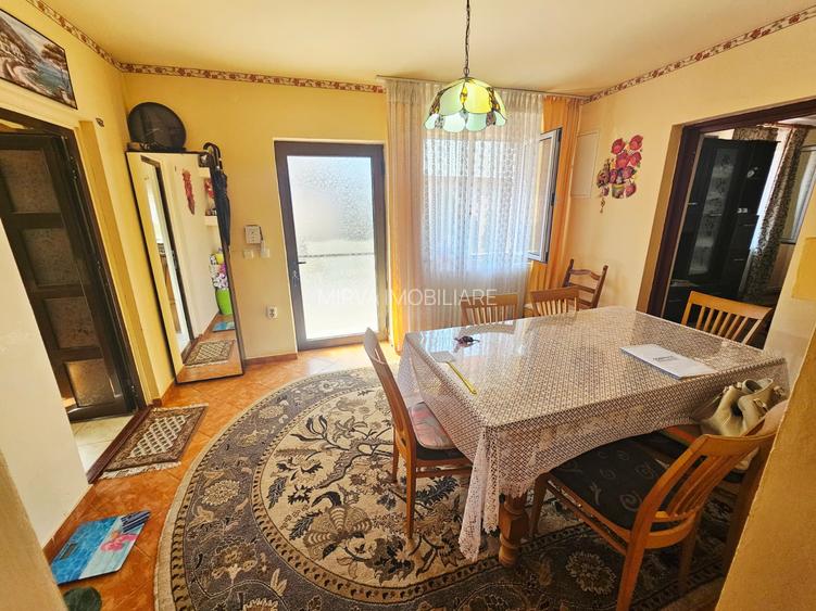 Casă spațioasă cu 9 camere în Strejnicu – pentru locuință, birouri - 49