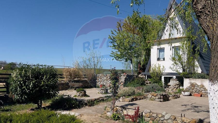 Casă / Vilă cu 4 camere de vânzare - 2