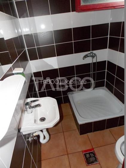 Pensiune la cheie 13 camere  15 locuri parcare si teren 3000 mp - 48