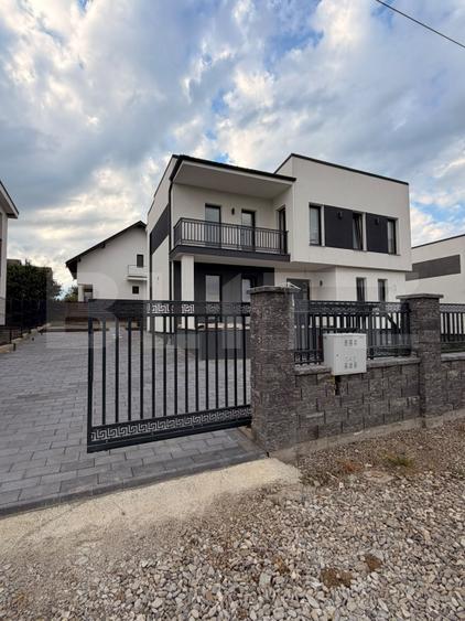 Casa cu etaj, 120 mp utili, 400 mp teren, Moara - Suceava