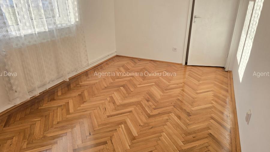 Vand sau inchiriez apartament 4 camere in Deva, zona Pietei Centrale, etaj 3, - 6