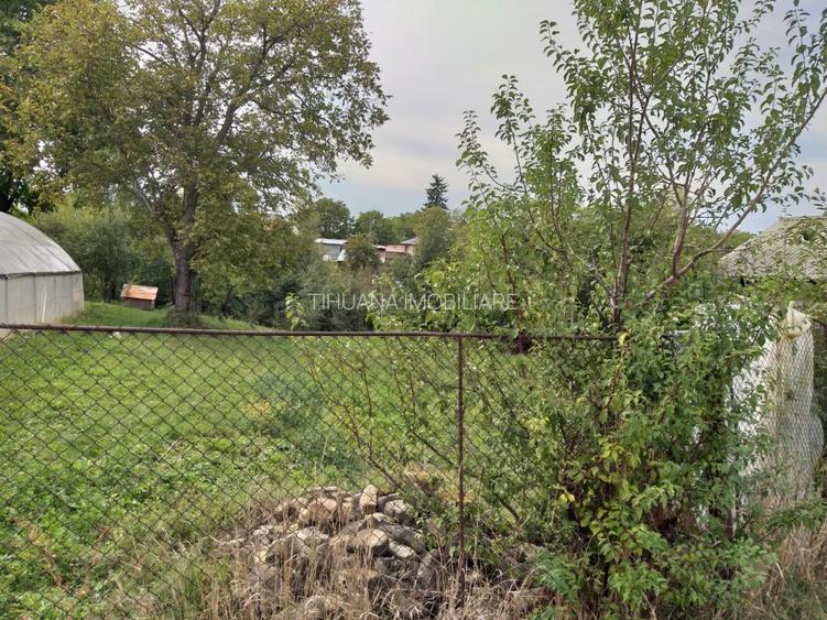 Teren de vanzare - Baicoi(Central) (intre case,gaze,curent,canalizare) - 2