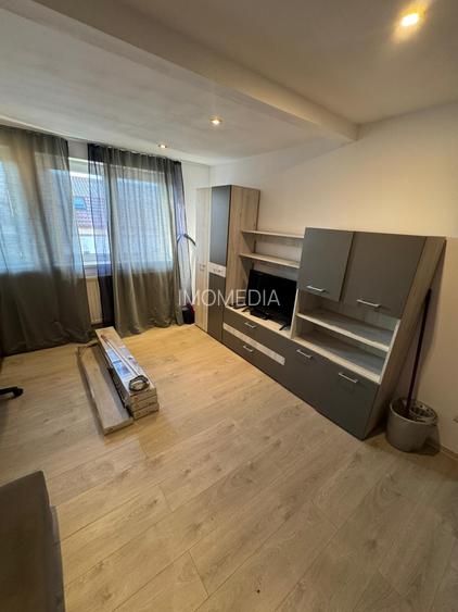 apartament 1 camera, 30 mp, decomandat, zona Aradului, 240 euro - 2
