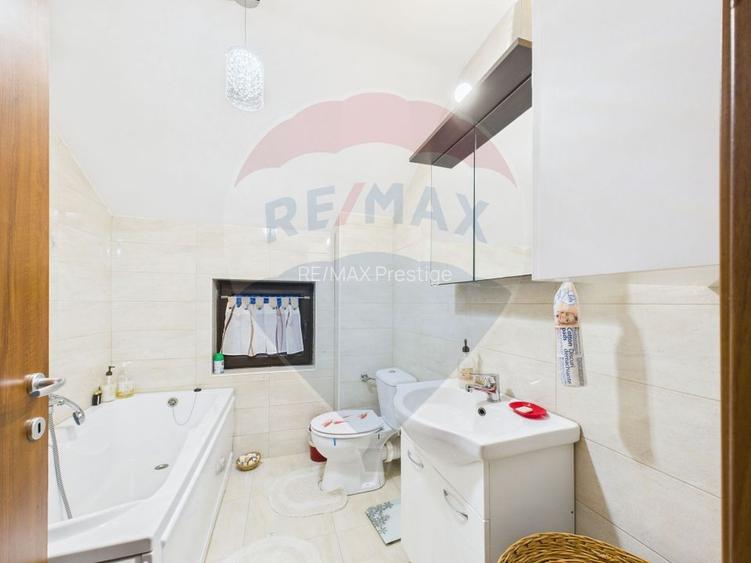 Casă / Vilă cu 5 camere de vânzare în zona Central - 10