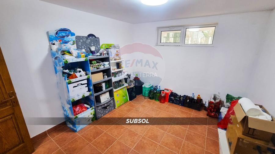 Casă / Vilă de lux cu 2 garaje, 10 camere de vânzare în BAIA MARE - 44