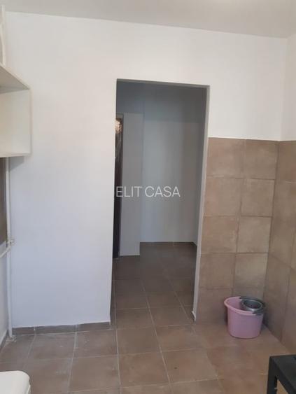 Apartament cu 2 camere, etaj 1/4, zona Tatarasi - 8