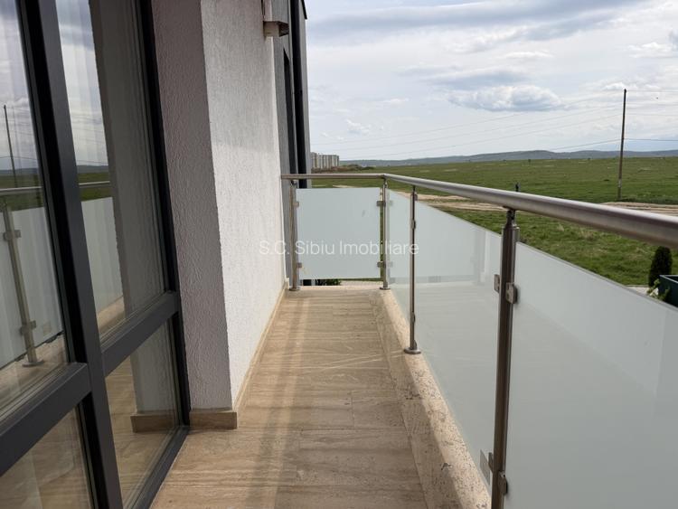 ap 2 camere calea cisnadiei  cu parcare si balcon - 9